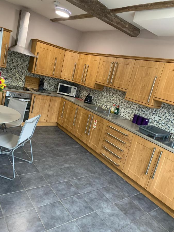 Studio Double. Own Bathroom, Shared Kitchen Бюдли Екстериор снимка