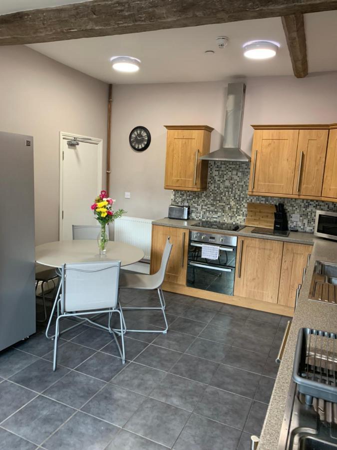 Studio Double. Own Bathroom, Shared Kitchen Бюдли Екстериор снимка